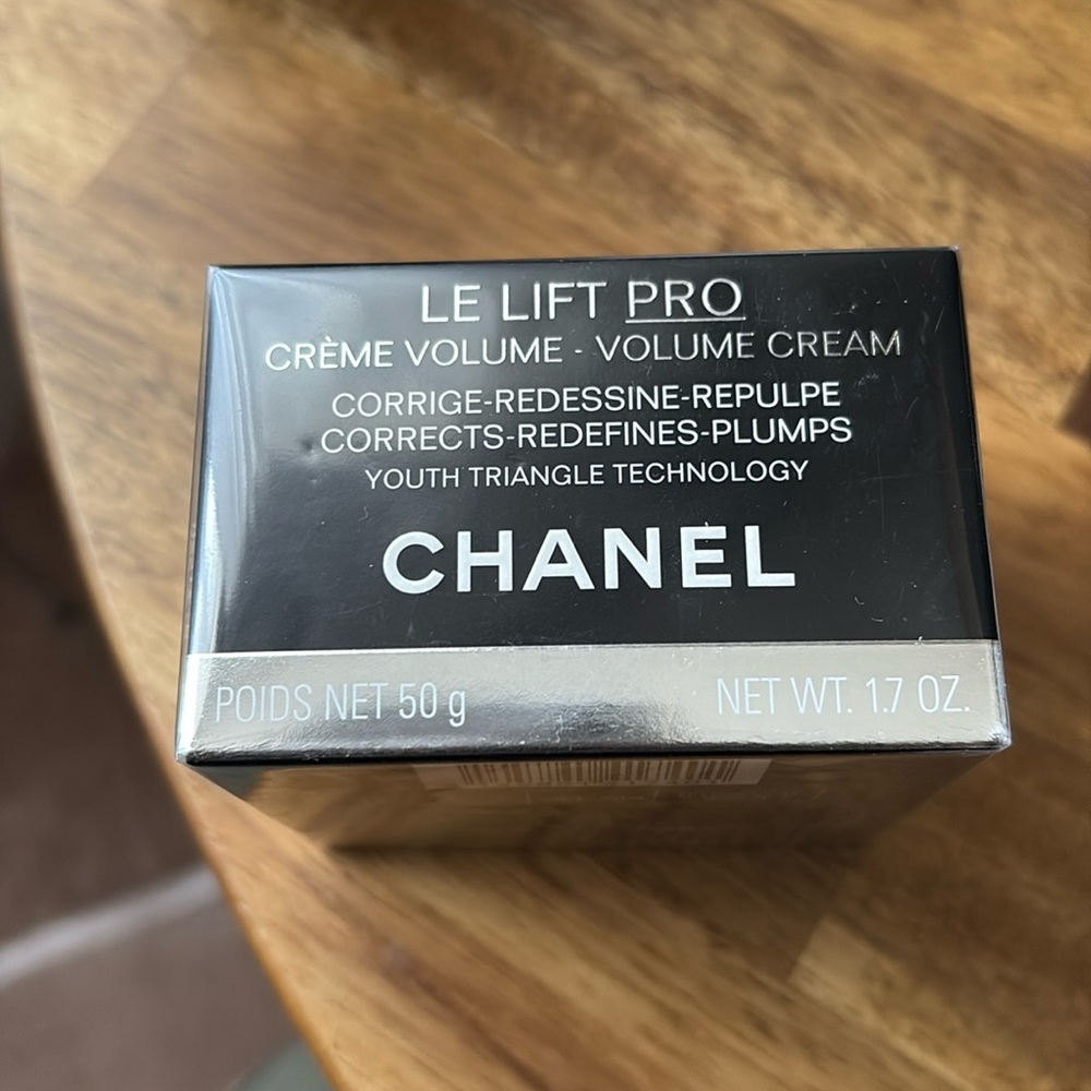 * Final Price * CHANEL Le Lift Pro Volume Cream. 50g NIB Sealed